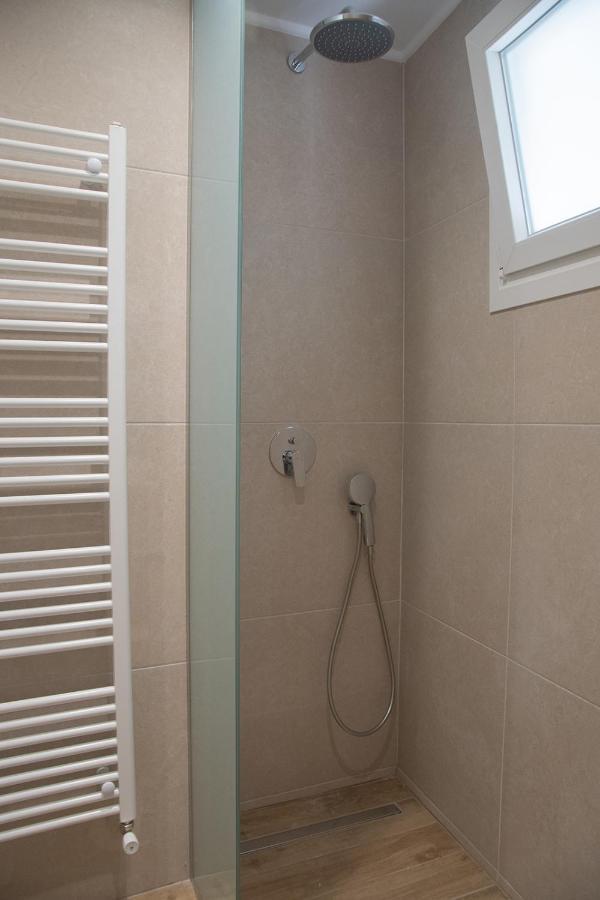 דירות קאבאלה Agiopetra Lofts מראה חיצוני תמונה