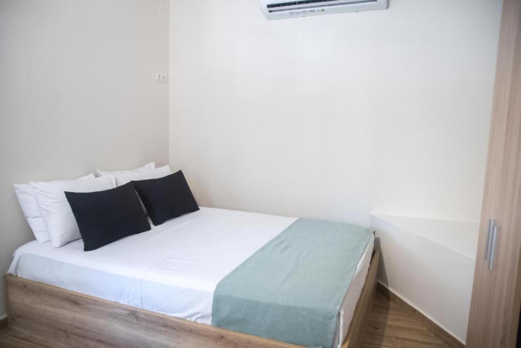 דירות קאבאלה Agiopetra Lofts מראה חיצוני תמונה